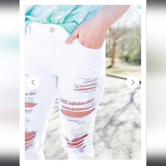 COPY - Cello Hot Girl Summer Heavily Distressed Cropped White Jeans NWT - Picture 2 of 11